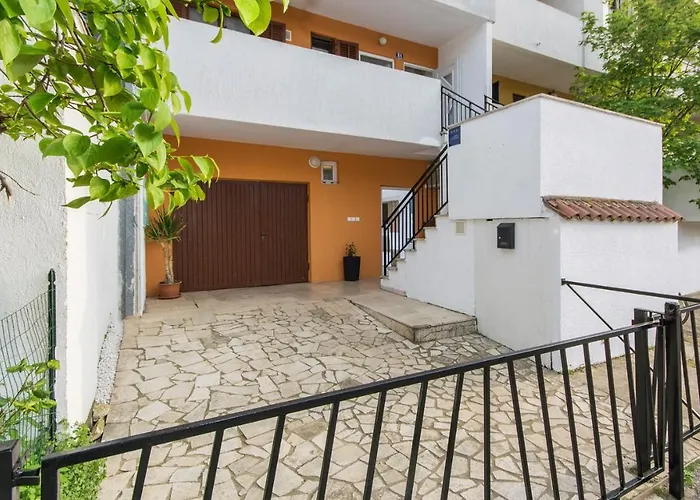 Gostinjska kuća Majic 3*